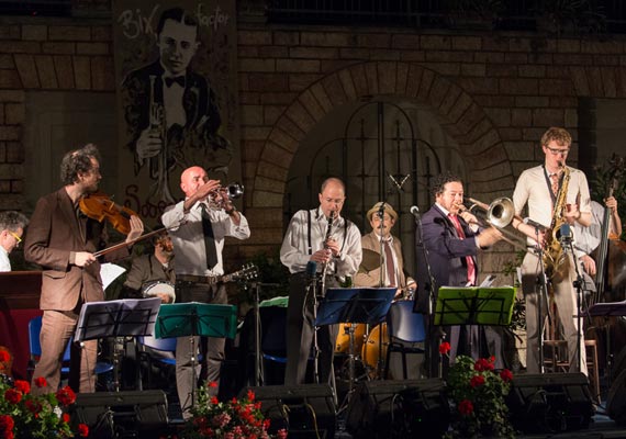 Organizzazione rassegna musicale 'La Valigia dei Suoni', servizi video e fotografici. <br> Cliente: Fondazione Centro Studi Campostrini.